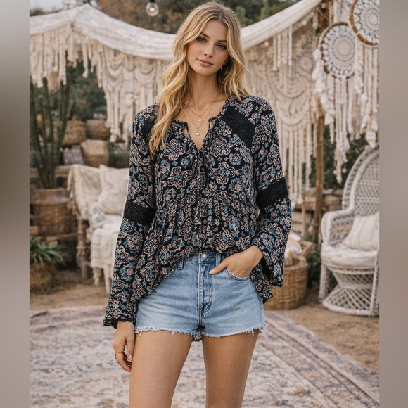 Hollister Boho Floral Peasant Top Lace Detail Long Sleeve Blouse Size Small NWT - Picture 7 of 7